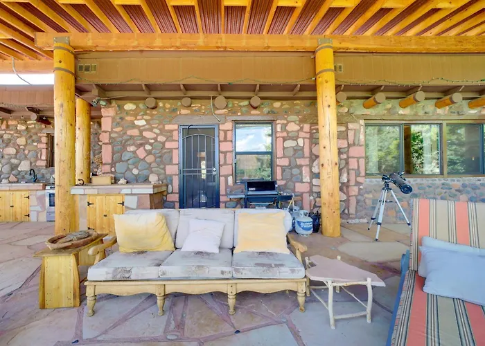 Historic Farm On Wine Trail Near Sedona Cottonwood